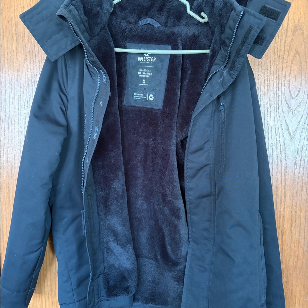 Hollister Men's Black Faux Fur Lined Performance Jacket